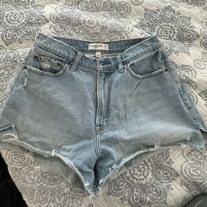 Abercrombie curve love high rise short